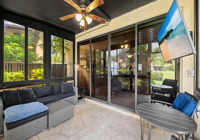 4th image of 3952 Cocoplum Cir, Coconut Creek, FL 33063