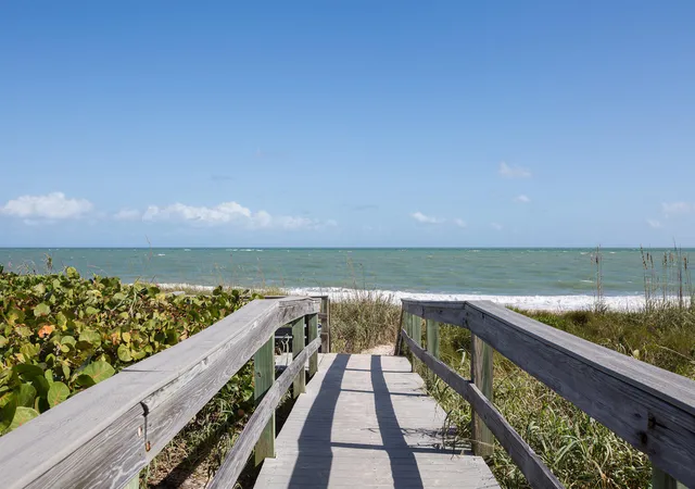 2nd image of 1825 Mooringline Dr, Vero Beach, FL 32963