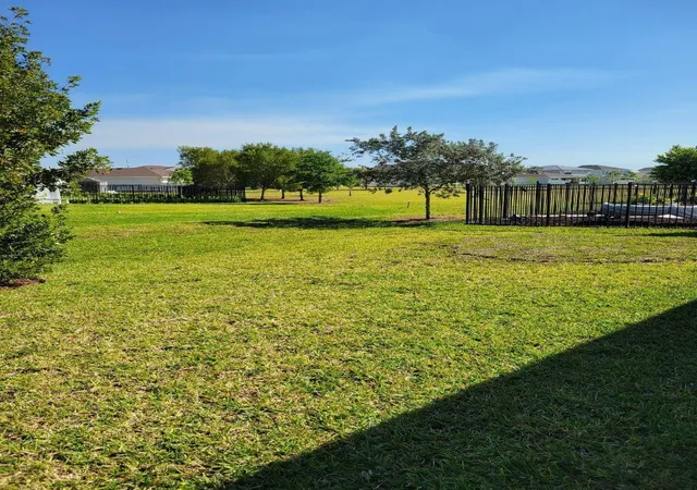 4th image of 19771 Rugged Trunk Trl, Loxahatchee, FL 33470 | MLS# B26056971