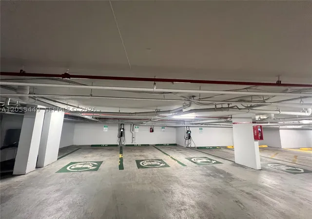 2nd image of The Palace at Brickell, Miami, FL 33129