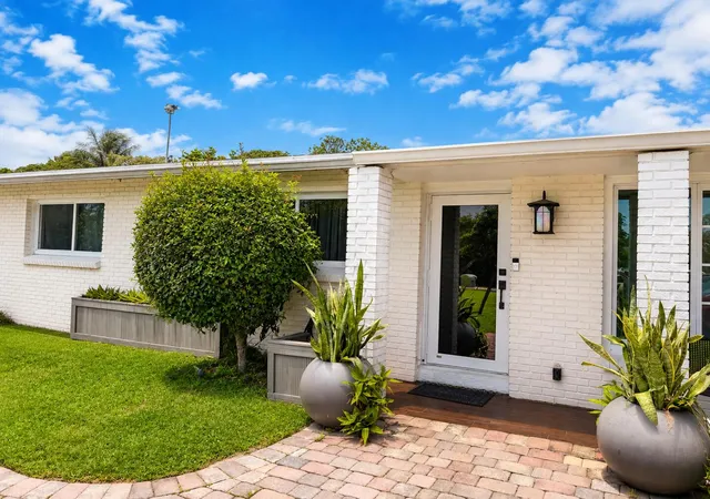 2nd image of 1905 S Florida Mango Rd, West Palm Beach, FL 33406 | MLS# B26057002