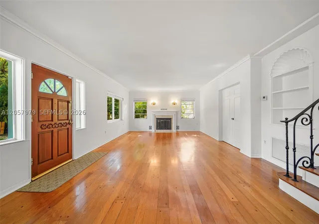 Photo 2 of Single family home for sale at 5842 Alton Rd, Miami Beach, FL 33140 | MLS# A12057979 | Listing updated on 2026-08-11