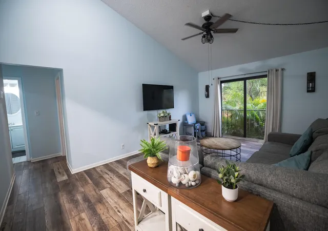 5th image of 50 Se 12Th St, Boca Raton, FL 33432