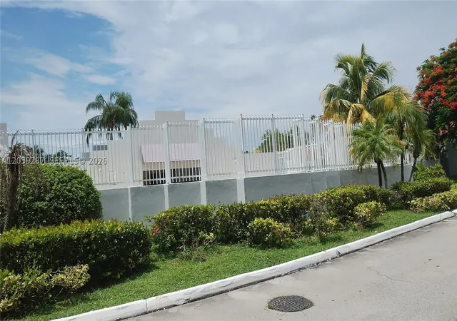 2nd image of 10395 Sw 154Th Cir Ct, Miami, FL 33196