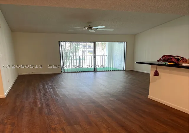 3rd image of 510 S Park Rd #22-10, Hollywood, FL 33021 | MLS# A12060511