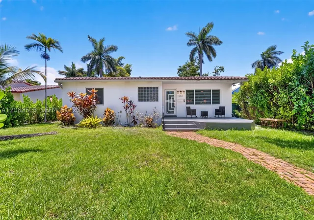 Photo 3 of Single family home for sale at 1532 Fletcher St, Hollywood, FL 33020 | MLS# A12060518 | Listing updated on 2026-08-06