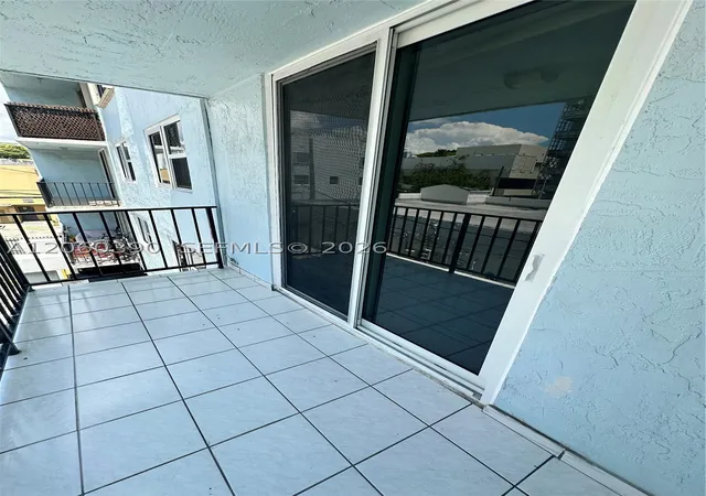 4th image of 720 Collins Ave #309, Miami Beach, FL 33139 | MLS# A12060390