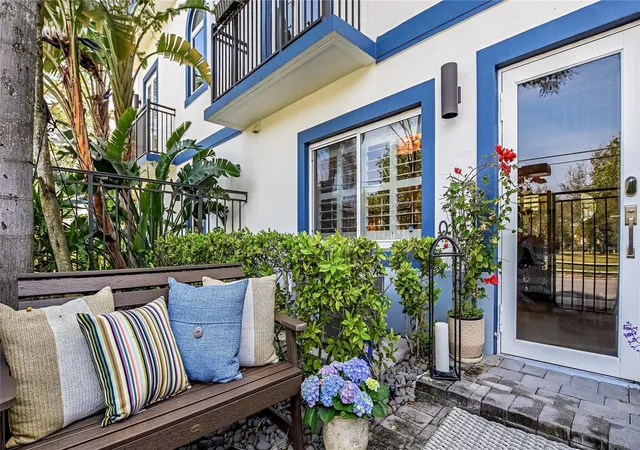 3rd image of 816 Ne 7Th St, Fort Lauderdale, FL 33304 | MLS# B26057065