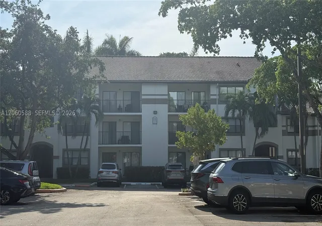 2nd image of 530 S Park Rd #28-11, Hollywood, FL 33021 | MLS# A12060588