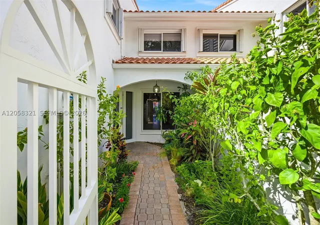Photo 4 of Townhouse for sale at 3748 Ne 209Th Ter, Aventura, FL 33180 | MLS# A12058321 | Listing updated on 2026-07-30
