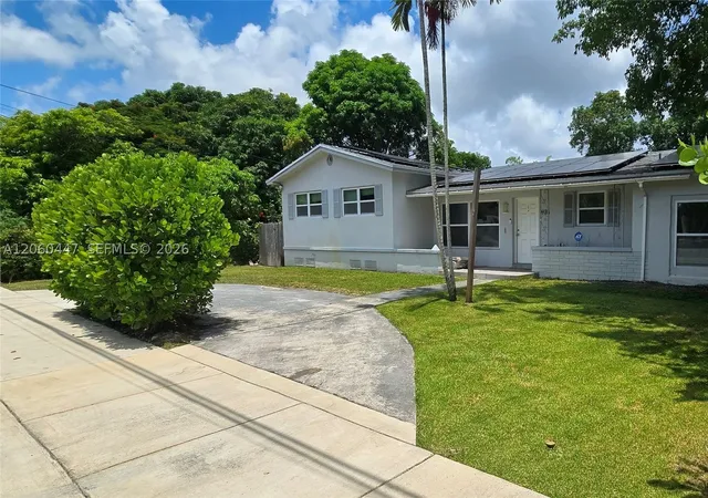 2nd image of 935 Ne 149th St, Miami, FL 33161 | MLS# A12060447