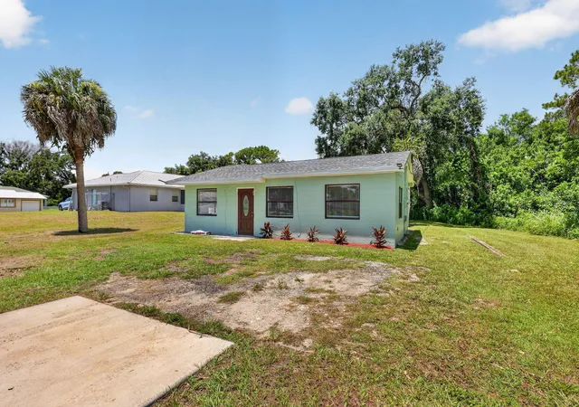 2nd image of 2205 N 44th St, Fort Pierce, FL 34946 | MLS# B26057151