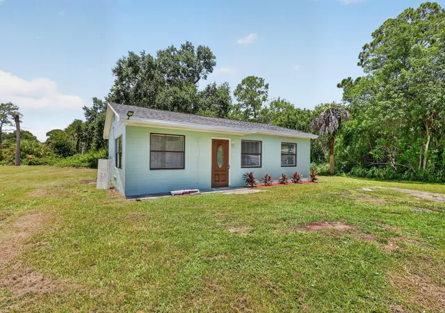 3rd image of 2205 N 44th St, Fort Pierce, FL 34946 | MLS# B26057151
