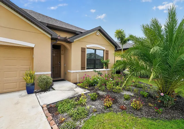 2nd image of 6282 Nw Regent St, Port Saint Lucie, FL 34983 | MLS# B26057145