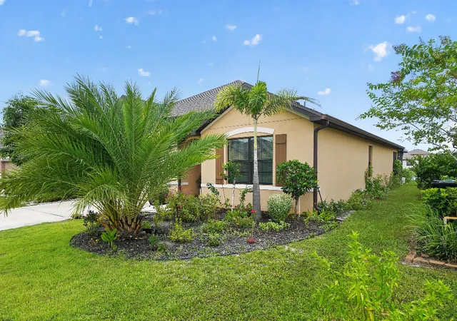 3rd image of 6282 Nw Regent St, Port Saint Lucie, FL 34983 | MLS# B26057145