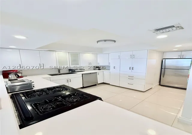 Photo 3 of Condo for sale at 3140 S Ocean Dr #310, Hallandale Beach, FL 33009 | MLS# A12060700 | Listing updated on 2026-08-26