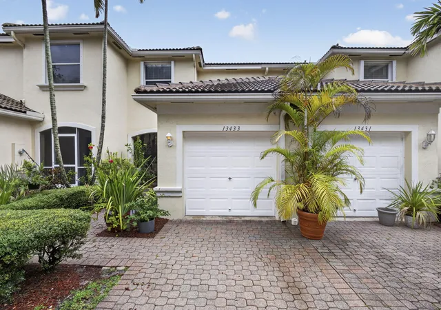 24th image of 13433 Georgian Ct, Wellington, FL 33414 | MLS# B26057161
