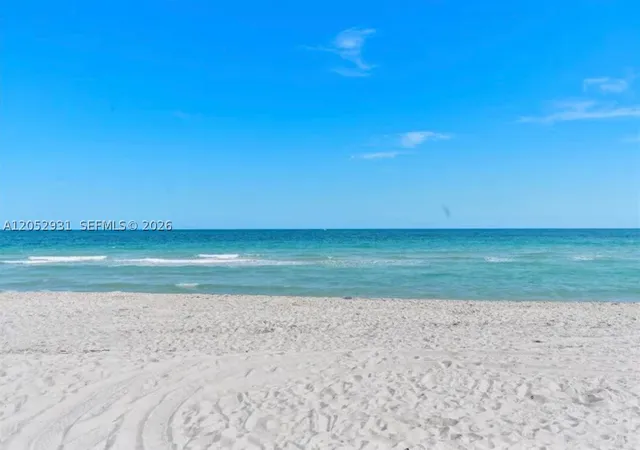 Photo 3 of Multi family home for sale at 333 Palm St, Hollywood, FL 33019 | MLS# A12052931 | Listing updated on 2026-10-05