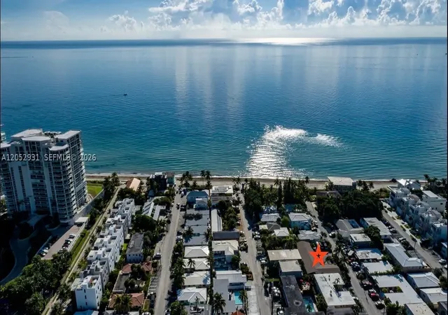 Photo 3 of House for sale at 333 Palm St, Hollywood, FL 33019 | MLS# A12052931 | Listing updated on 2026-10-05