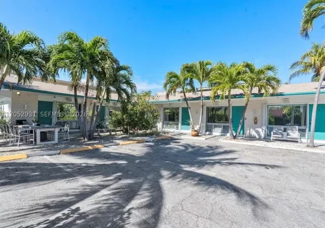 Photo 56 of Multi family home for sale at 333 Palm St, Hollywood, FL 33019 | MLS# A12052931 | Listing updated on 2026-10-05