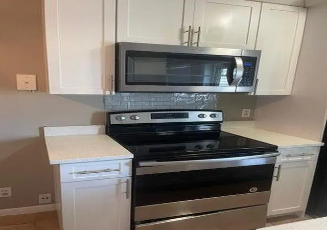 3rd image of 702 N L St, ,, FL 33460 | MLS# B26057253
