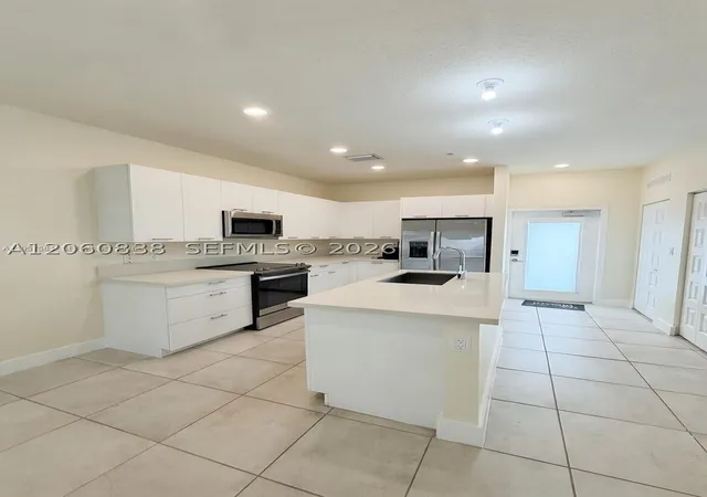 4th image of 8301 Nw 41St St #B-107, Doral, FL 33166 | MLS# A12060838
