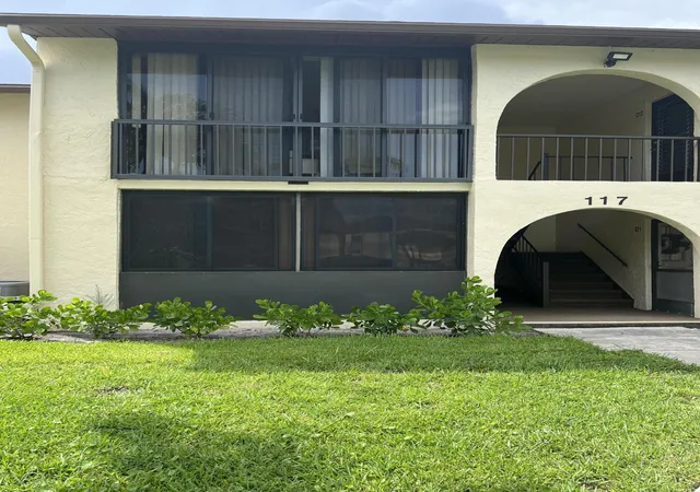 2nd image of 117 Lake Pine Cir #A-1, Greenacres, FL 33463 | MLS# B26057329