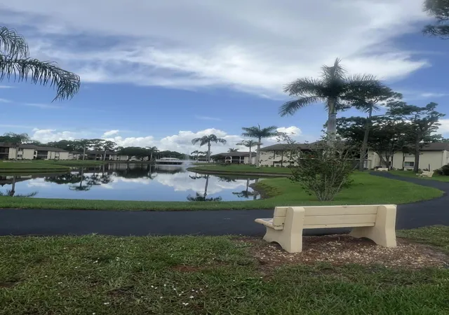 2nd image of 117 Lake Pine Cir, Greenacres, FL 33463