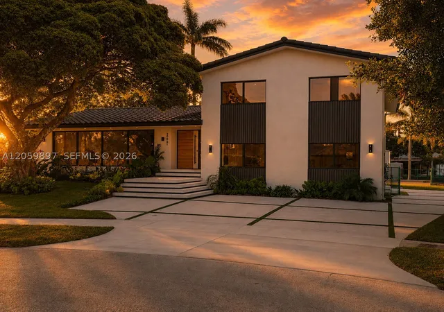 2nd image of 20001 Ne 25th Ave, Miami, FL 33180 | MLS# A12059897