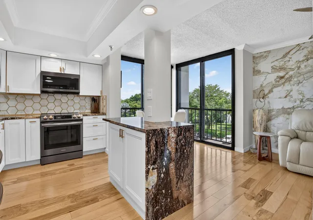 3rd image of 6845 Willow Wood Dr, Boca Raton, FL 33434