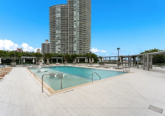 44th image of 500 Alton Rd #2105, Miami Beach, FL 33139 | MLS# A12060972