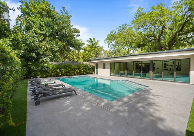 4th image of 20020 Ne 21St Ct, Miami, FL 33179 | MLS# A12061004