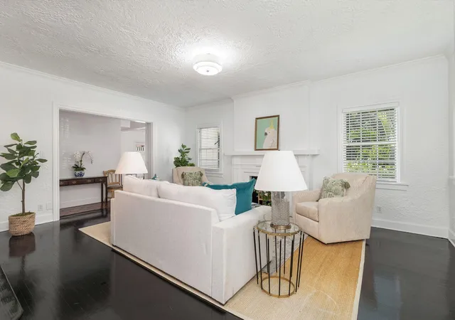 5th image of 3020 Vincent Rd, West Palm Beach, FL 33405 | MLS# B26057408