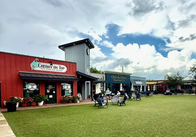 2nd image of 429 Lake June Dr, Lake Placid, FL 33852