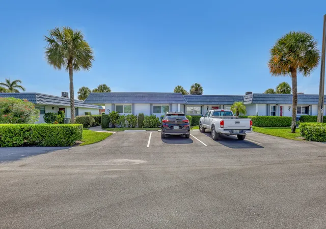 2nd image of 2886 Fernley Dr E #5, West Palm Beach, FL 33415 | MLS# B26057445