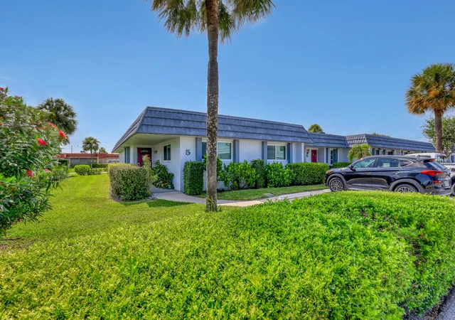 3rd image of 2886 Fernley Dr E #5, West Palm Beach, FL 33415 | MLS# B26057445