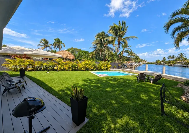 Photo 3 of Single family home for sale at 2416 Ne 19th Ter, Wilton Manors, FL 33305 | MLS# A12060621 | Listing updated on 2026-09-15