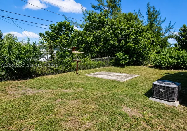 12th image of 1610 W 11th St, Riviera Beach, FL 33404 | MLS# A12061052