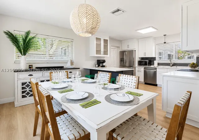 Photo 4 of Single family home for sale at 2770 Ne 30Th St, Lighthouse Point, FL 33064 | MLS# A12060550 | Listing updated on 2026-10-01
