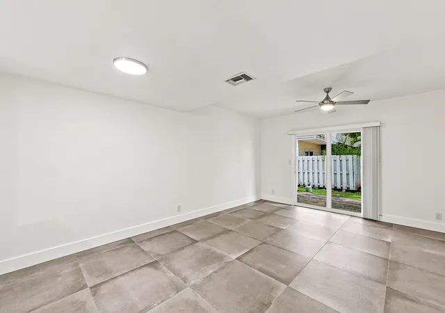 4th image of 2627 Ne 15Th St, Pompano Beach, FL 33062 | MLS# B26057514