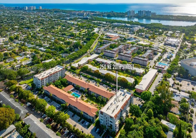 1st image of 250 Ne 20Th St, Boca Raton, FL 33431