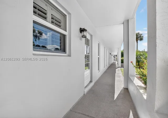 5th image of 250 Ne 20Th St, Boca Raton, FL 33431