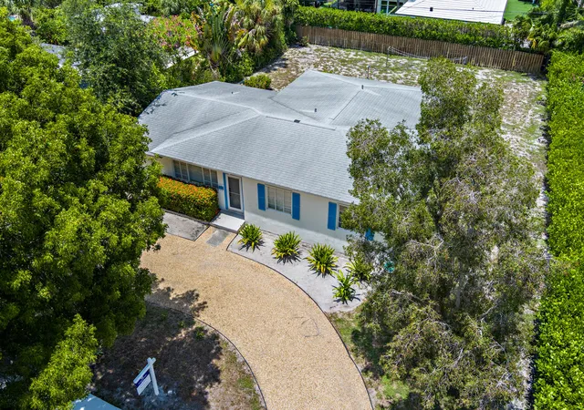 8th image of 223 Ashworth St, West Palm Beach, FL 33405 | MLS# B26057554