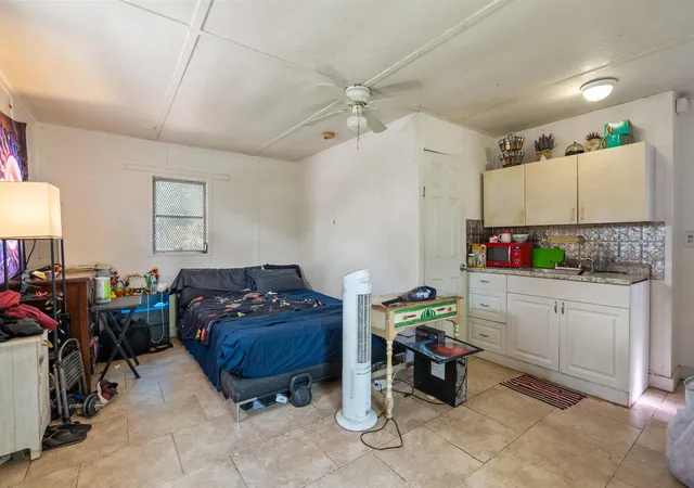 4th image of 612 3Rd Ave S, Lake Worth Beach, FL 33460 | MLS# B26057548
