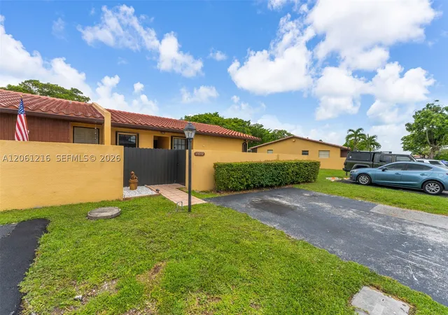 Photo 3 of Sale Pending at 8612 Sw 148th Pl, Miami, FL 33193 | MLS# A12061216 | Listing updated on 2026-09-24