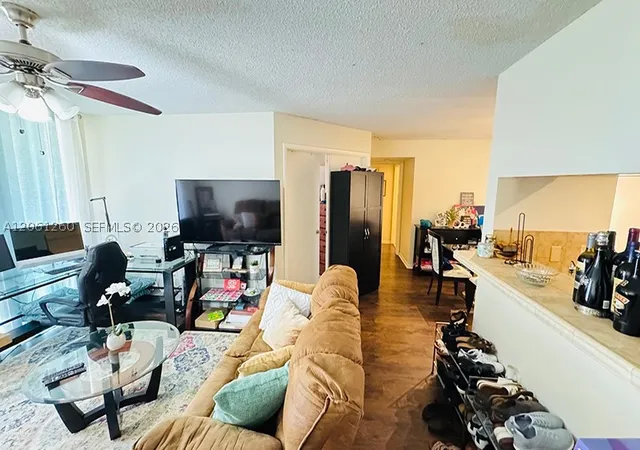 4th image of 1727 Village Blvd #108, West Palm Beach, FL 33409 | MLS# A12061260