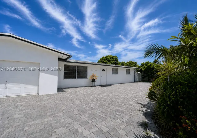 Photo 18 of Single family home for sale at 19727 Sw 118Th Pl, Miami, FL 33177 | MLS# A12060571 | Listing updated on 2026-10-04