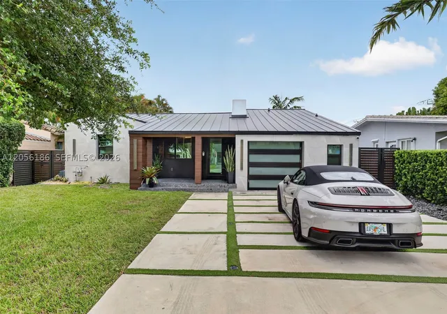 Photo 2 of Single family home for sale at 545 Ne 9th Ave, Fort Lauderdale, FL 33301 | MLS# A12056186 | Listing updated on 2026-08-26
