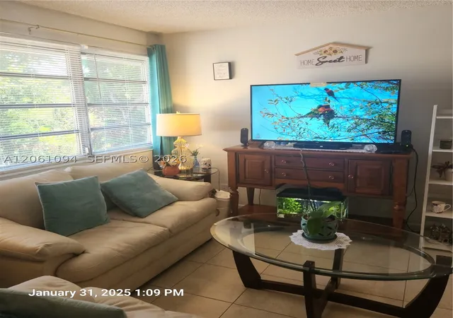 4th image of 10004 Twin Lakes Dr, Coral Springs, FL 33071