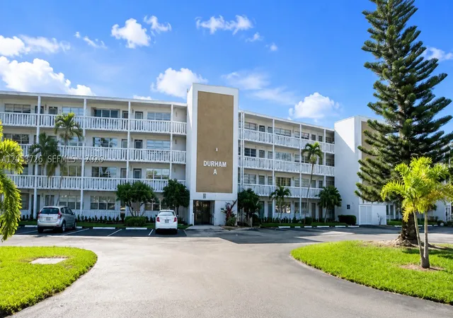 4th image of 4024 Durham, Deerfield Beach, FL 33442